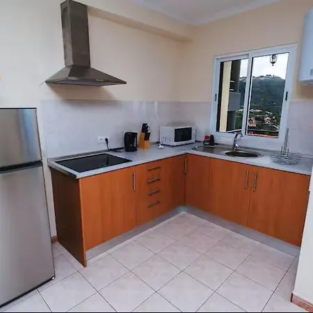 Cozy Private Calheta Apartment *