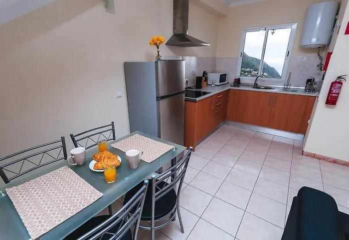Apartment Cozy Private Calheta