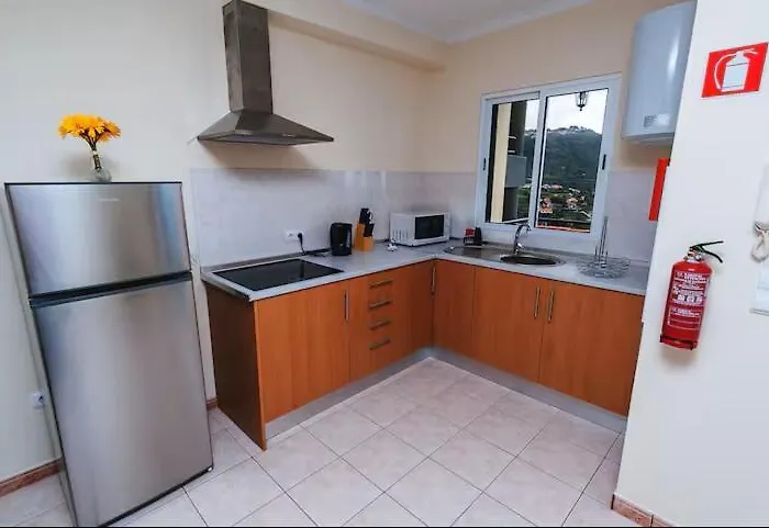 Cozy Private Calheta Apartment *